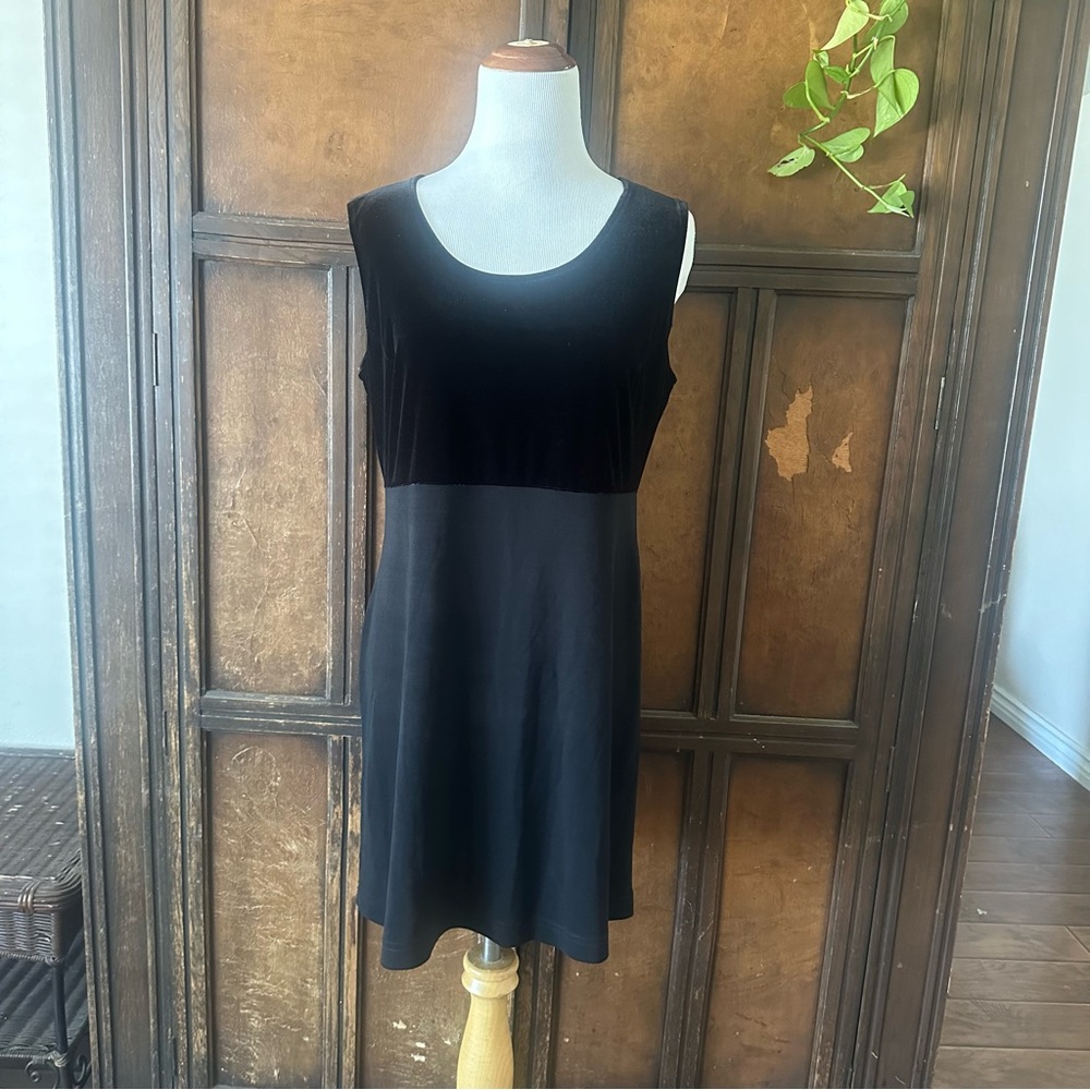 Vintage Dressing Clio black velvet dress medium